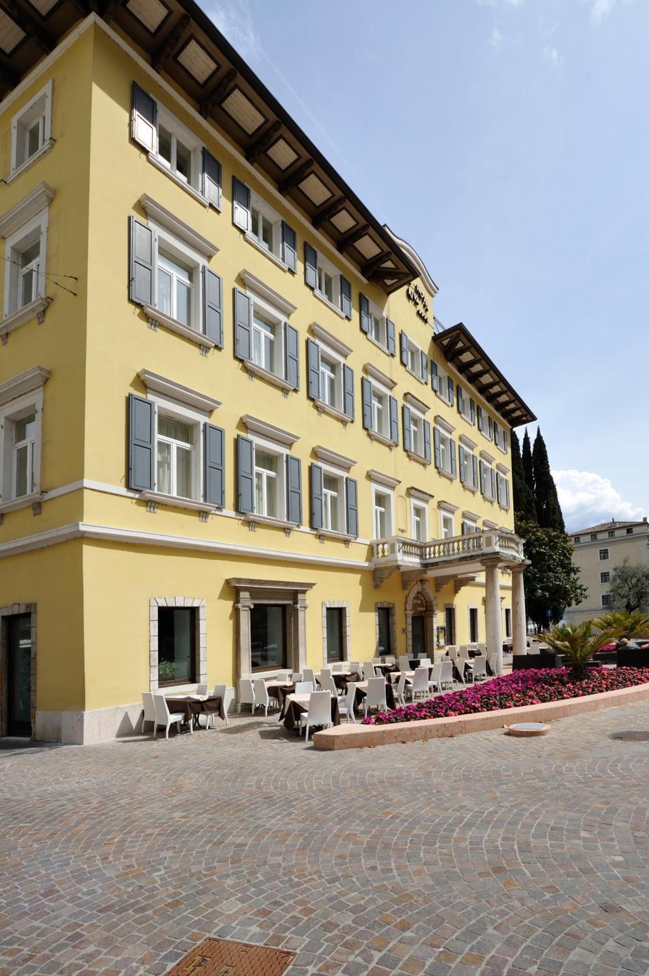Grand Hotel Riva Zewnętrze zdjęcie